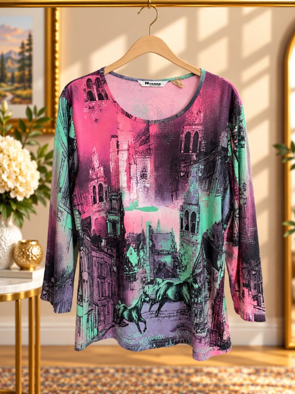 Nygard Collection Y2K Multicolor Cityscape Graphic Stretch Top Size M